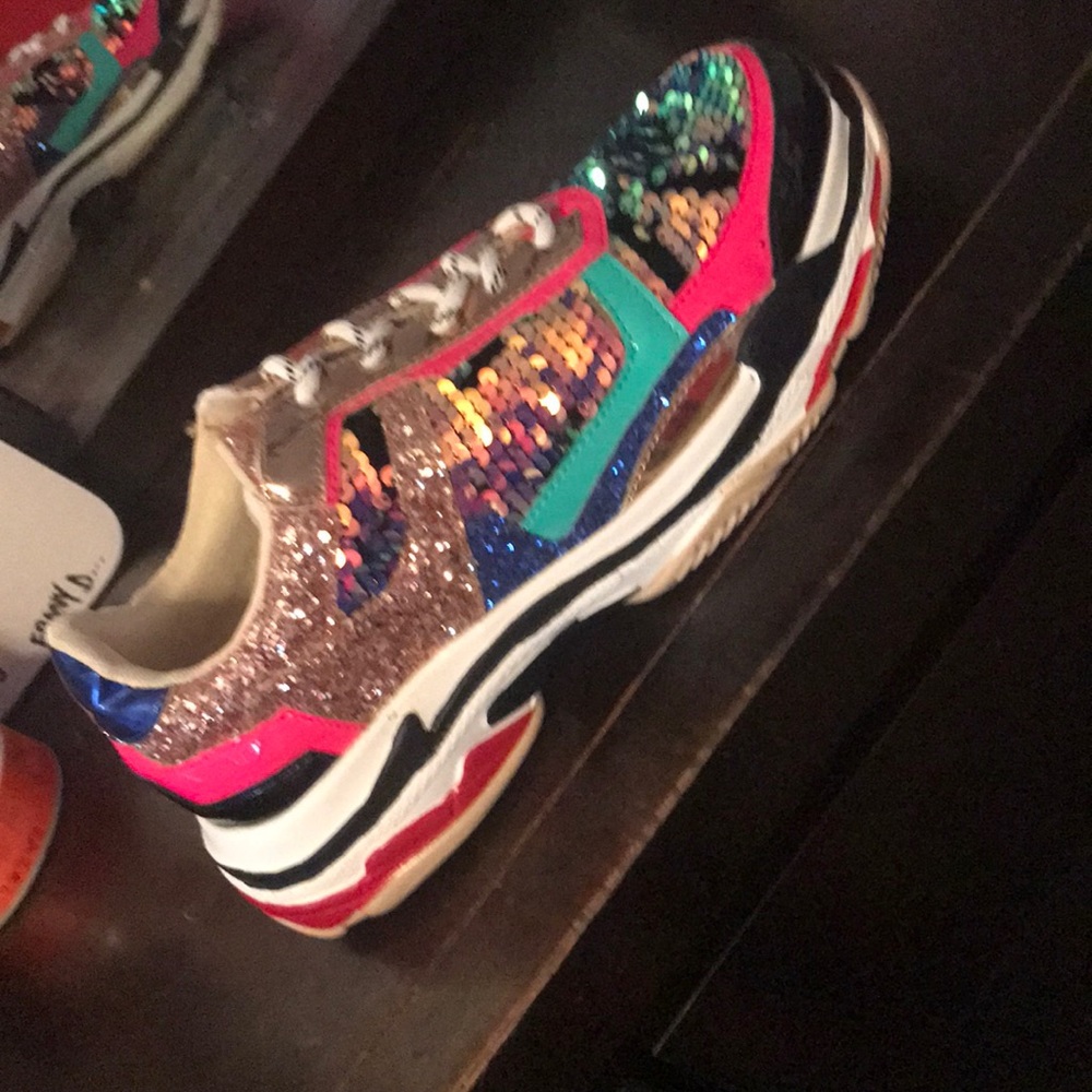 Multicolored trainers